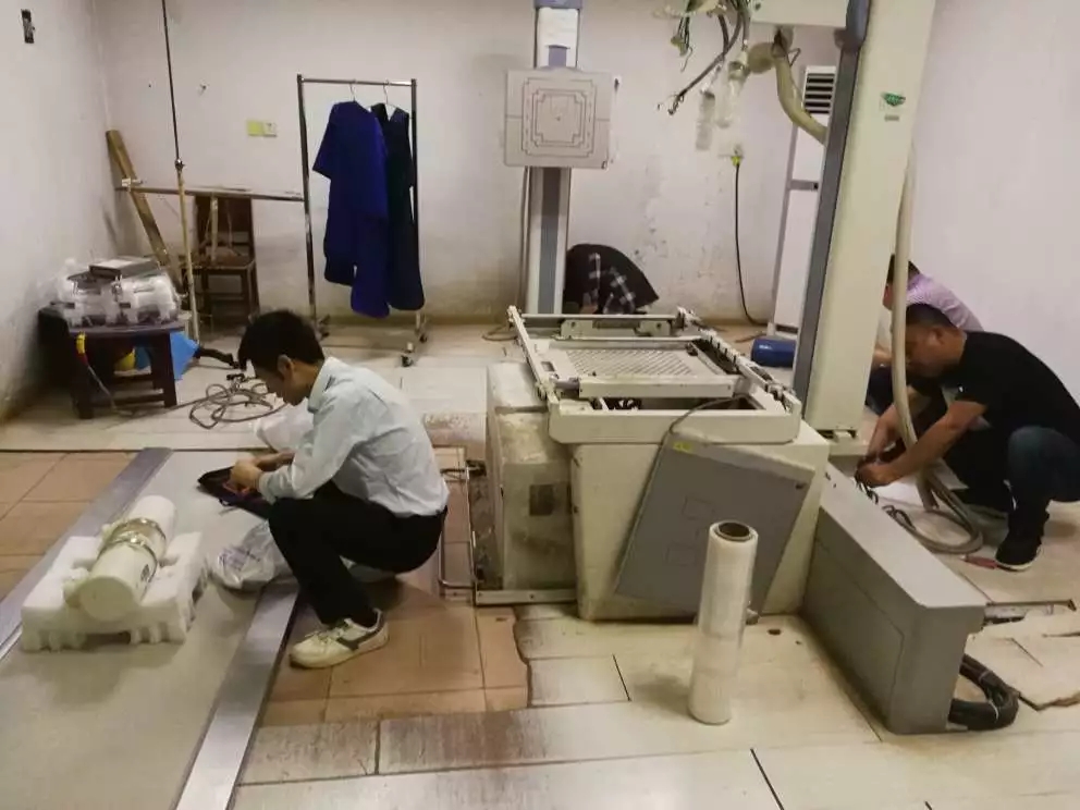 祝贺武汉协和东西湖医院医疗设备整体顺利搬迁完成，为第七届军运会保驾护航！